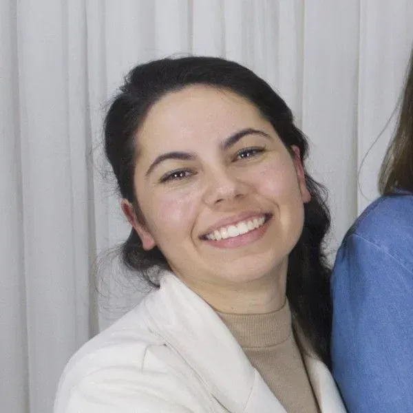 Aline, responsável por conteúdo, redes sociais e relacionamento